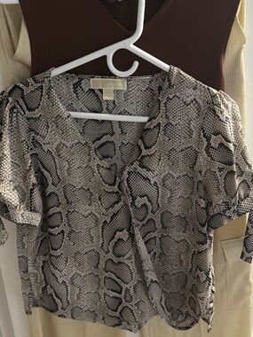 MICHAEL Michael Kors Taupe Snake Print V-Neck Blouse